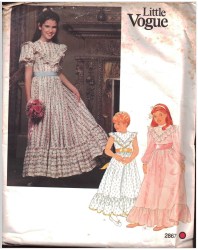 2867 VOGUE GIRLS 70S RUFFLE YOKE COUNTRY DRESS LENGTHS PATTERN 10,8,7 choice